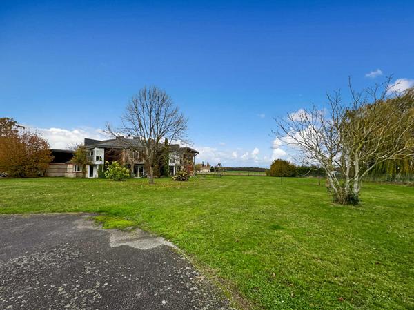 Maison d'architecte 6 chambres Jardin