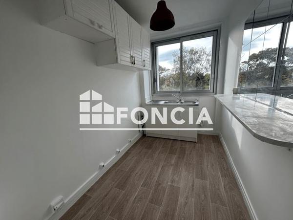 Location Appartement 5 pièces 78 m² - 5 SQUARE ST GERMAIN Marly Le Roi 78160