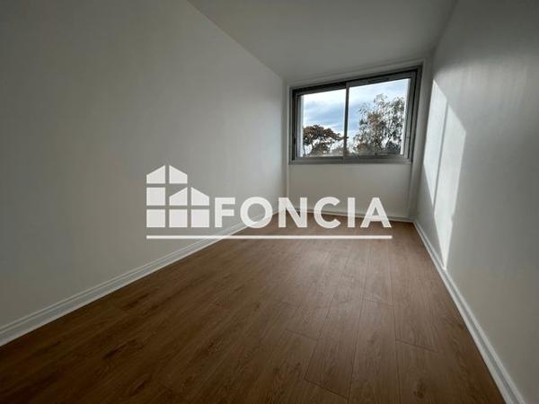 Location Appartement 5 pièces 78 m² - 5 SQUARE ST GERMAIN Marly Le Roi 78160