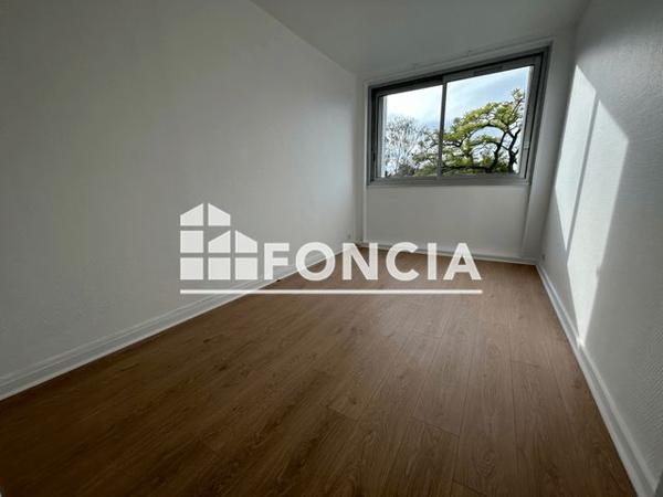 Location Appartement 5 pièces 78 m² - 5 SQUARE ST GERMAIN Marly Le Roi 78160