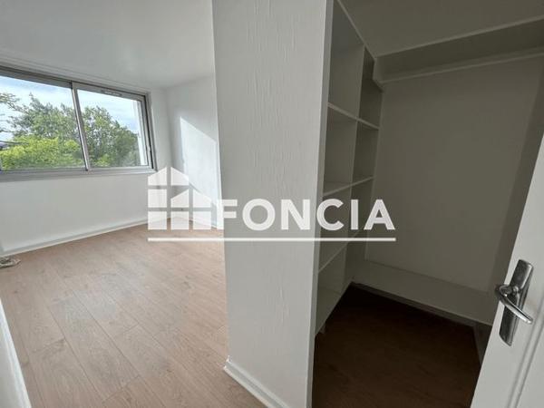 Location Appartement 5 pièces 78 m² - 5 SQUARE ST GERMAIN Marly Le Roi 78160