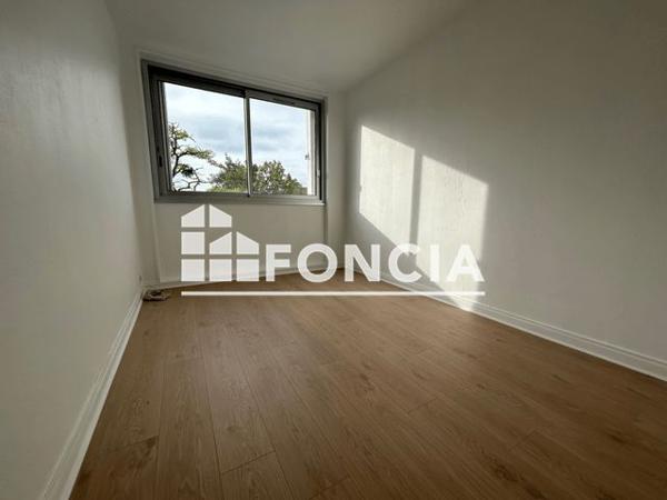 Location Appartement 5 pièces 78 m² - 5 SQUARE ST GERMAIN Marly Le Roi 78160