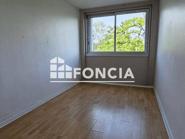 Location Appartement 5 pièces 78 m² - 5 SQUARE ST GERMAIN Marly Le Roi 78160