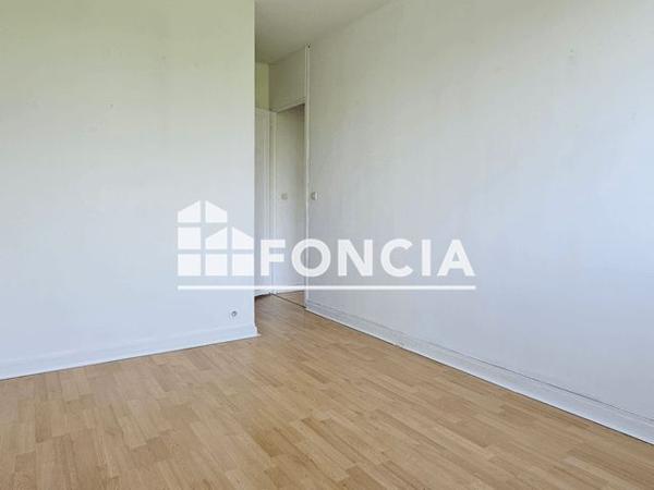 Location Appartement 5 pièces 78 m² - 5 SQUARE ST GERMAIN Marly Le Roi 78160