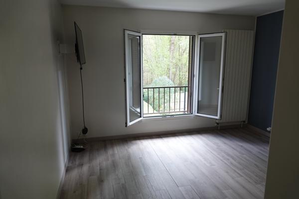 Vélizy-Villacoublay (78140) Maison en Bordure de forêt de velisy 5mn RER C