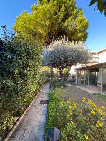 Charmante villa de ville avec dépendance et jardin