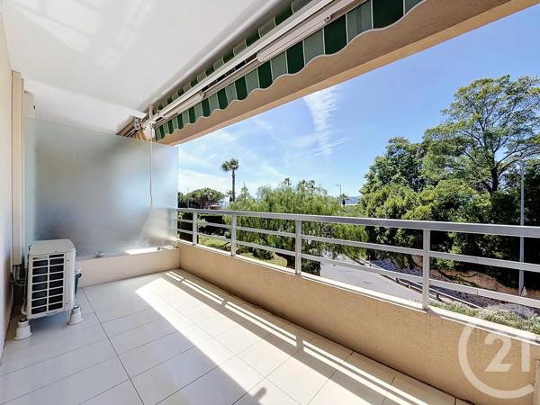 Appartement Studio à vendre  1 pièce - 31,12 m 2   ST RAPHAEL  - 83
