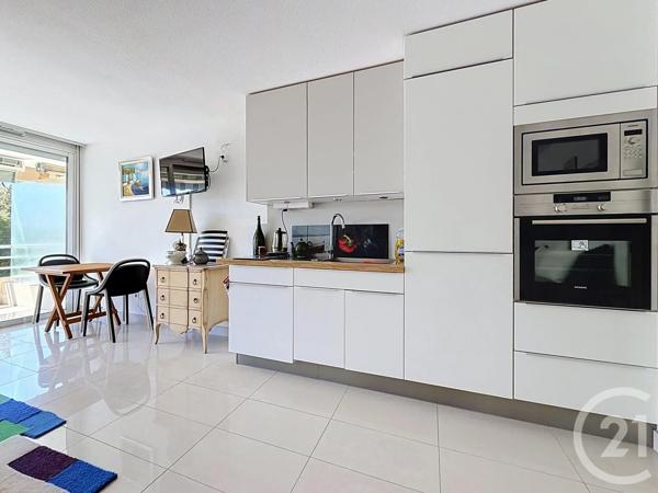 Appartement Studio à vendre  1 pièce - 31,12 m 2   ST RAPHAEL  - 83