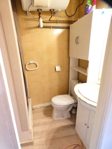 Centre Port. Studio loggia au rez-de-chaussée