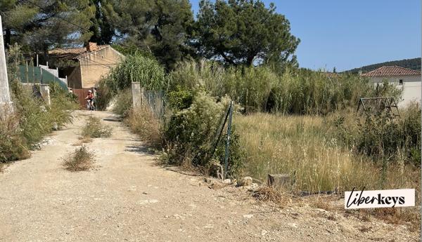 Terrain calme et ensoleillé, proche toutes commodités