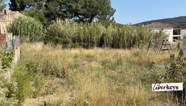 Terrain calme et ensoleillé, proche toutes commodités