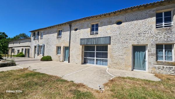Maison - 11 pièces - 400 m²