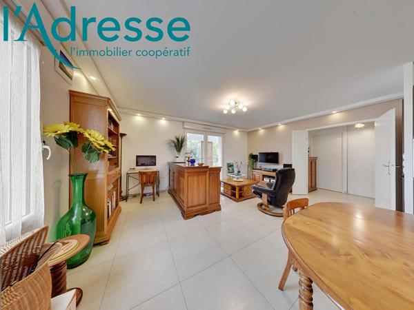 Appartement Emerainville 3 pièce(s)