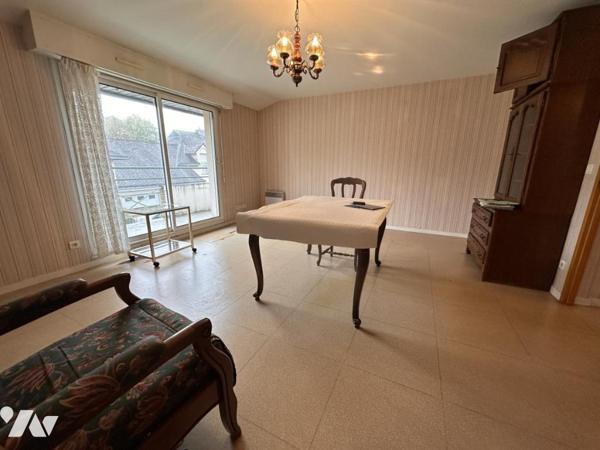 A VENDRE 56 VANNES Cliscouët, au calme, T2 1er étage sans ascenseur + parking privatif