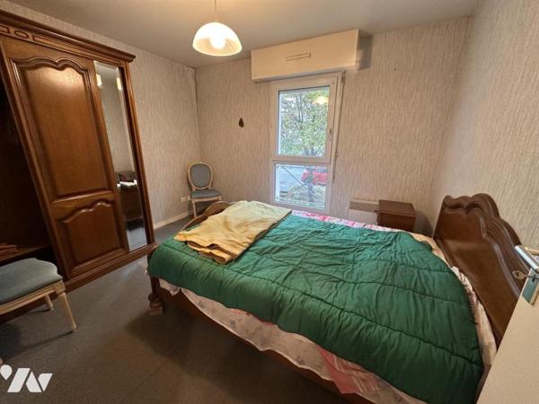 A VENDRE 56 VANNES Cliscouët, au calme, T2 1er étage sans ascenseur + parking privatif