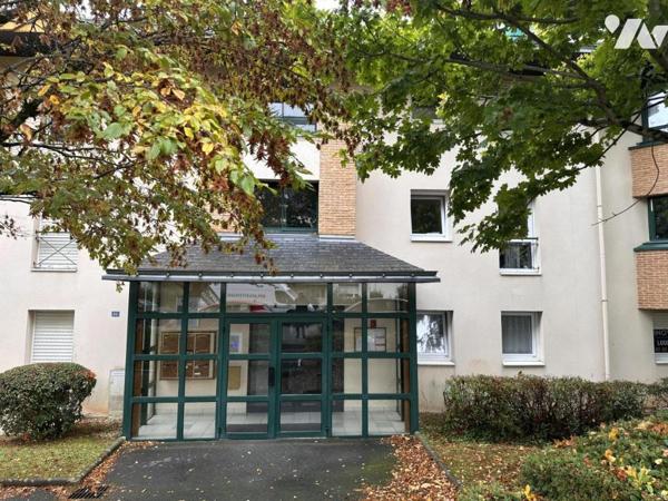 A VENDRE 56 VANNES Cliscouët, au calme, T2 1er étage sans ascenseur + parking privatif