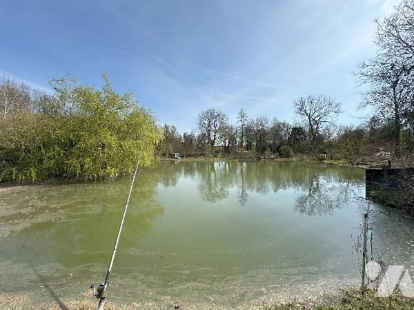 ATHIES - TERRAIN - ETANG - CHALET