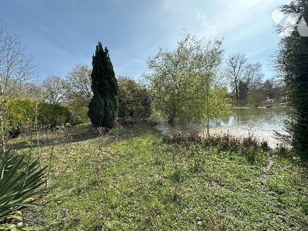 ATHIES - TERRAIN - ETANG - CHALET