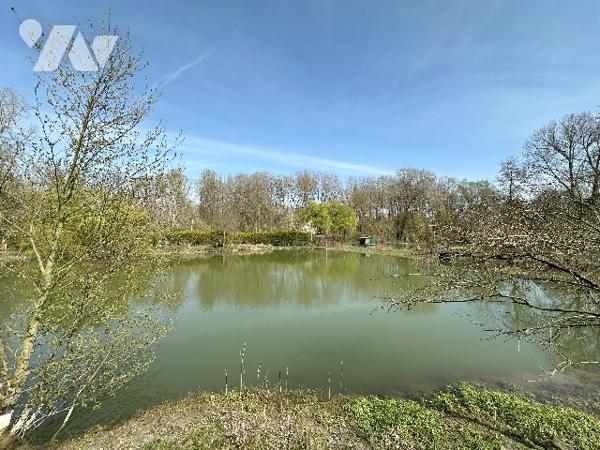 ATHIES - TERRAIN - ETANG - CHALET
