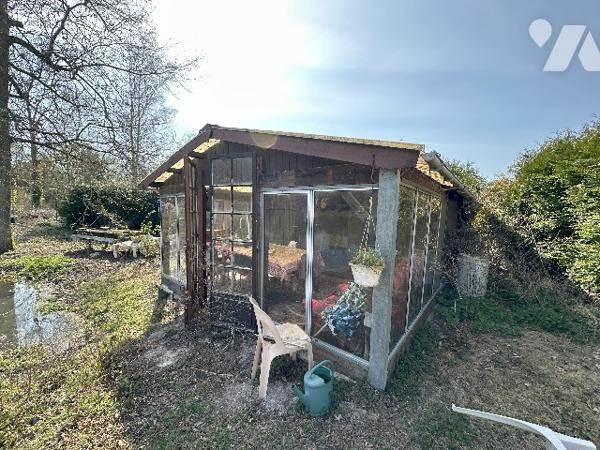 ATHIES - TERRAIN - ETANG - CHALET