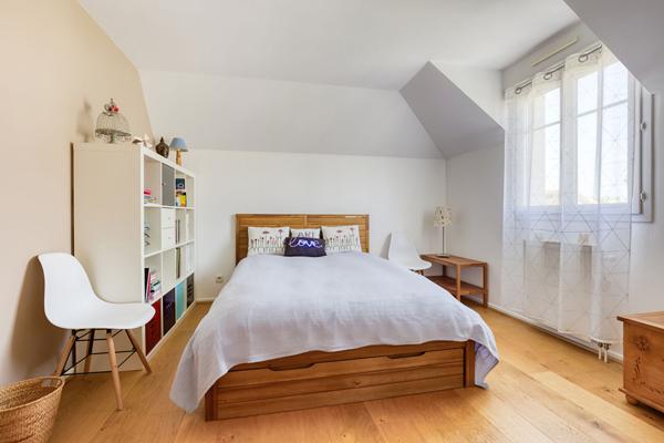 Charmant Pavillon familiale à Bussy Saint Georges 6 pièce(s) 147.13m2