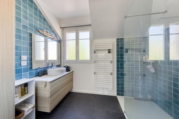 Charmant Pavillon familiale à Bussy Saint Georges 6 pièce(s) 147.13m2