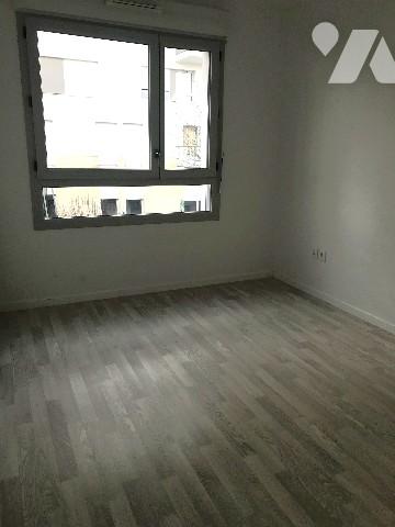 Appartement T4 dans un immeuble récent et proche des commodités