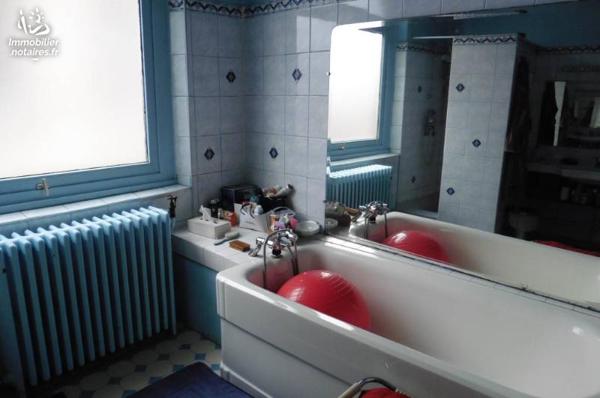 Centre ville - Maison de  maître - 252 m² - 6 chambres - sur 526 m²