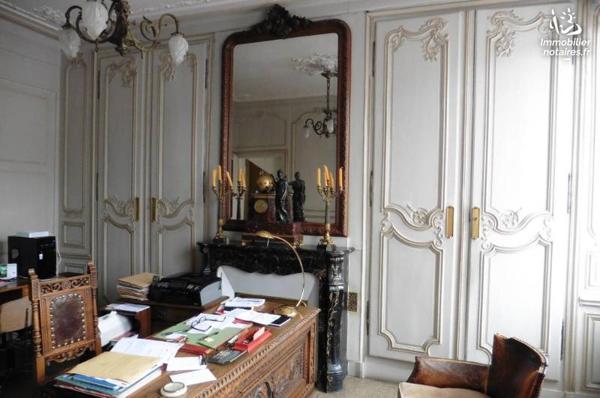 Centre ville - Maison de  maître - 252 m² - 6 chambres - sur 526 m²