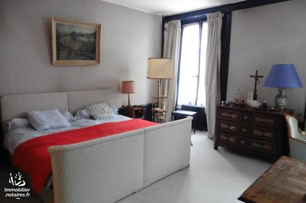 Centre ville - Maison de  maître - 252 m² - 6 chambres - sur 526 m²