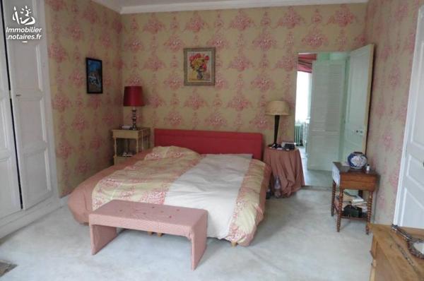 Centre ville - Maison de  maître - 252 m² - 6 chambres - sur 526 m²