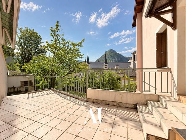 Appartement T4 en duplex de 112,12 m² avec jardin, terrasse et balcon avec une vue magnifique et sans vis à vis – Saint-Claude 39200 – Centre-ville