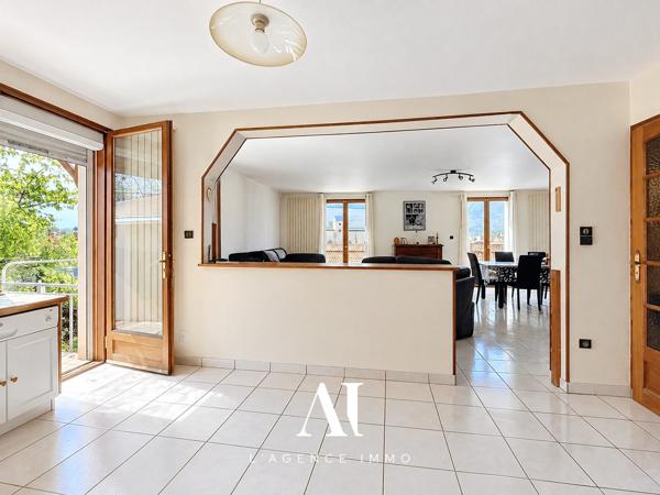 Appartement T4 en duplex de 112,12 m² avec jardin, terrasse et balcon avec une vue magnifique et sans vis à vis – Saint-Claude 39200 – Centre-ville