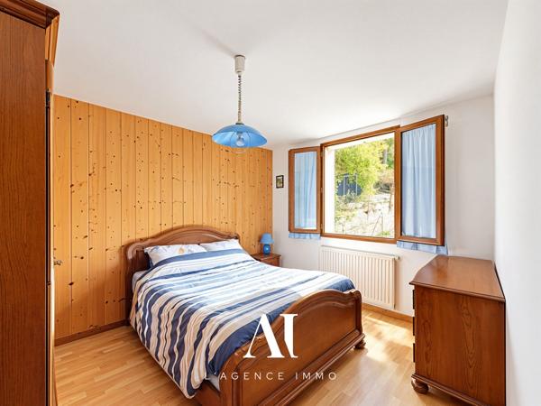 Appartement T4 en duplex de 112,12 m² avec jardin, terrasse et balcon avec une vue magnifique et sans vis à vis – Saint-Claude 39200 – Centre-ville