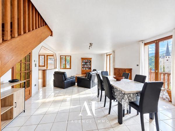 Appartement T4 en duplex de 112,12 m² avec jardin, terrasse et balcon avec une vue magnifique et sans vis à vis – Saint-Claude 39200 – Centre-ville