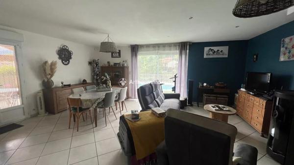 Location                                                      Villa
                        
                     5 pièces                      97 m2                     à Millau