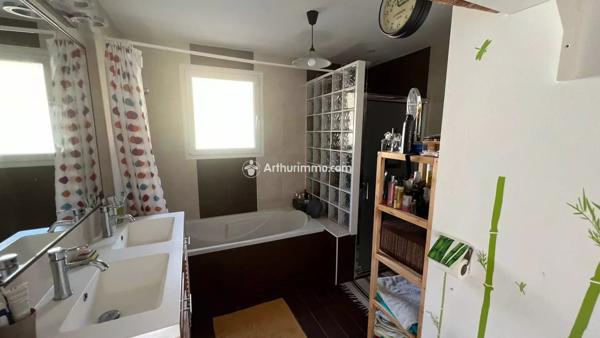 Location                                                      Villa
                        
                     5 pièces                      97 m2                     à Millau