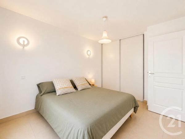 Appartement T3 à vendre  3 pièces - 70,70 m 2   CALVI  - 202