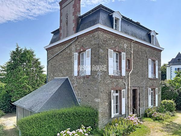 Saint-Briac-sur-Mer: Maison de Capitaine, terrain constructible de plus de 1000 m², maison d'amis