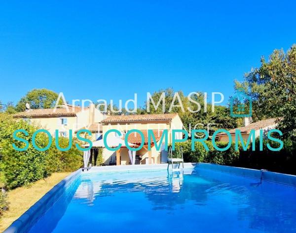 IMPOSANT ENSEMBLE IMMOBILIER, 2 MAISONS ATTENANTES, 8 CHAMBRES, GRAND JARDIN, PISCINE HORS SOL