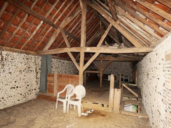 Maison de ville 5 pièces 3/4 chambres, terrain et dépandances