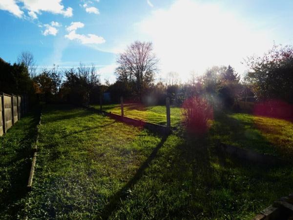 Maison de ville 5 pièces 3/4 chambres, terrain et dépandances