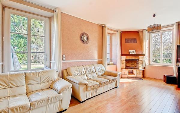 Maison à vendre    5 pièces • 142 m2 Taninges