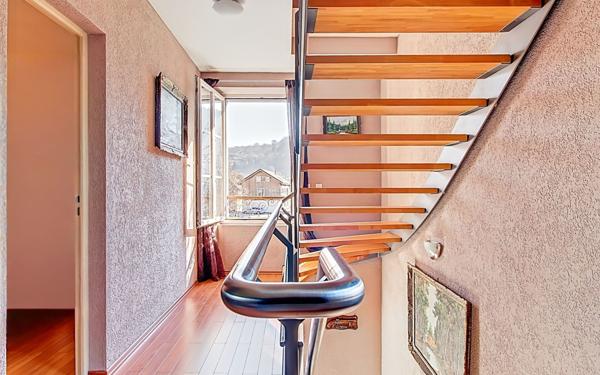 Maison à vendre    5 pièces • 142 m2 Taninges