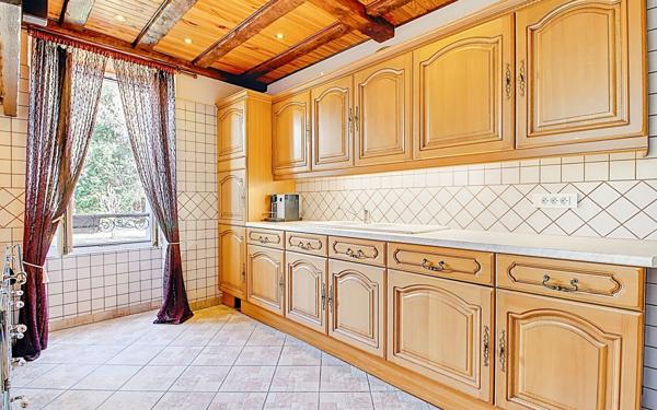 Maison à vendre    5 pièces • 142 m2 Taninges