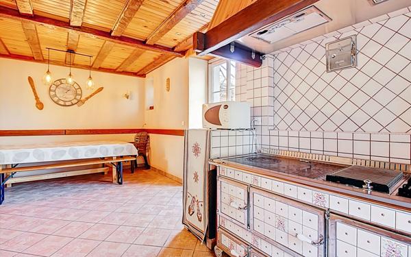 Maison à vendre    5 pièces • 142 m2 Taninges