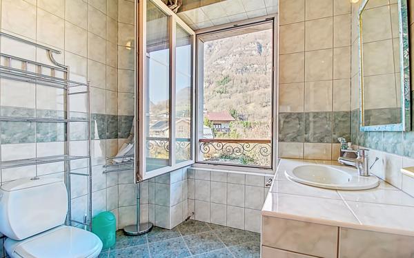 Maison à vendre    5 pièces • 142 m2 Taninges