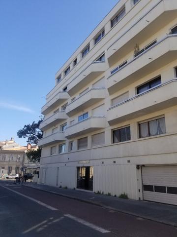 Appartement à louer Bordeaux : 2 pièces, 47m² avec 1 chambre(s) à 787€ - AJP Immobilier Bordeaux Saint-Augustin