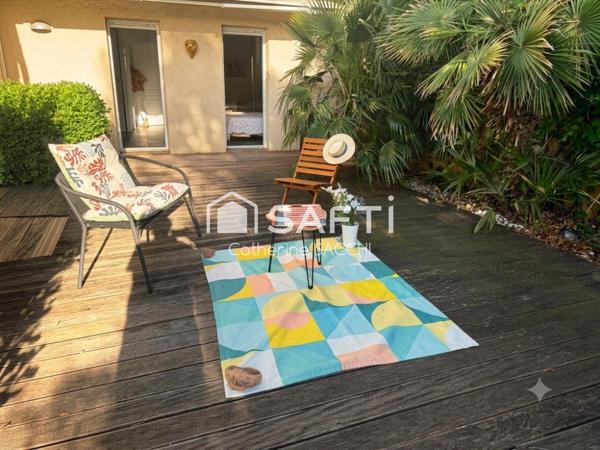 Spatieuse terrasse vue panoramique sur l'Estérel