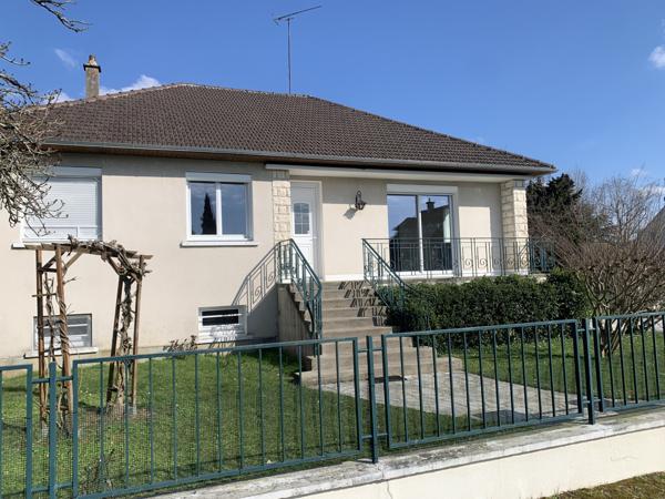 BEAU PAVILLON EN BON ÉTAT T6 RÉSIDENCE JULES VERNE CHÂTELLERAULT Réf 2624